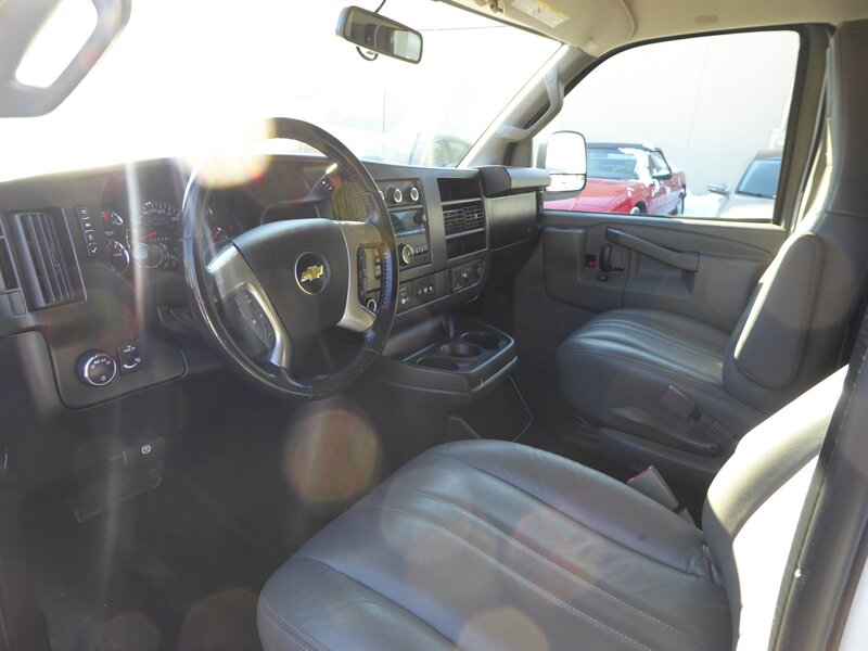 2017 CHEVROLET EXPRESS - Image 15