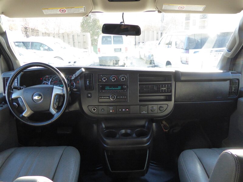 2017 CHEVROLET EXPRESS - Image 9