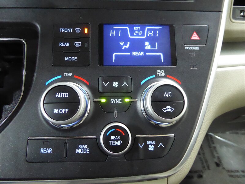 2017 TOYOTA SIENNA - Image 15