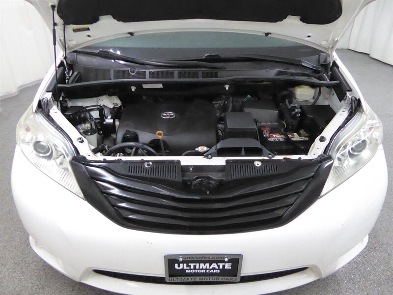 2017 TOYOTA SIENNA - Image 31