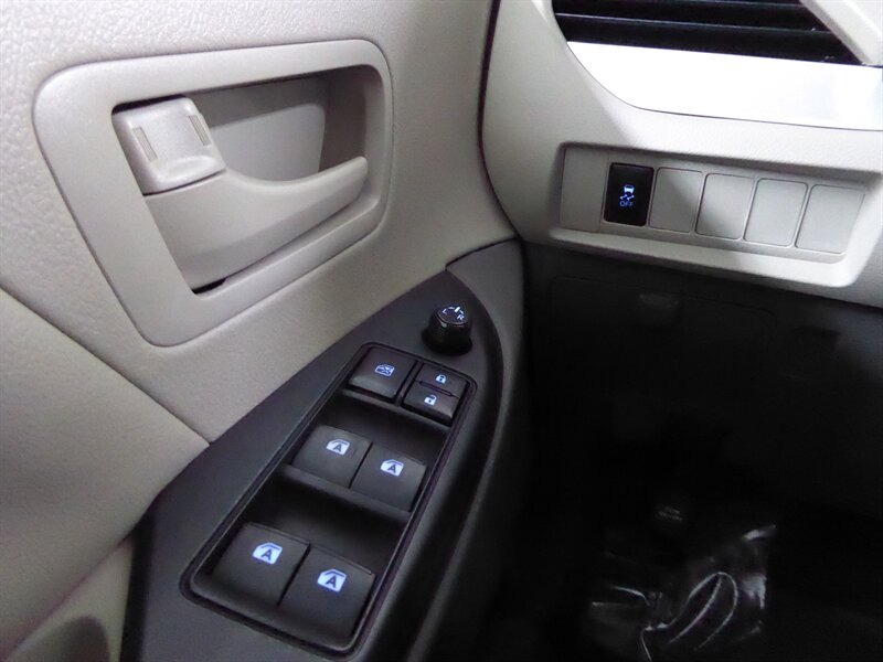 2017 TOYOTA SIENNA - Image 16