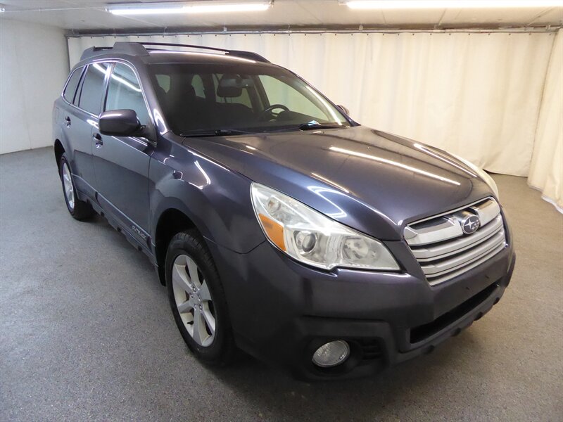 2013 Subaru Outback 2.5i Premium - Photo 1 - Downers Grove, IL 60515
