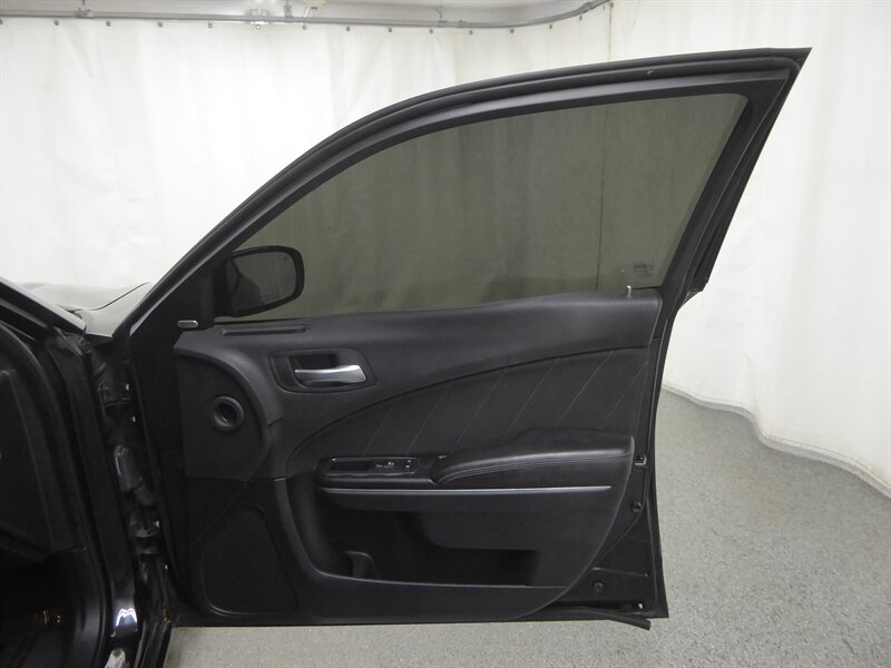 2015 DODGE CHARGER - Image 24