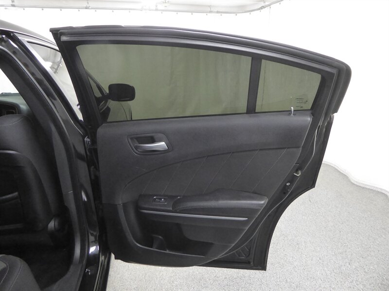 2015 DODGE CHARGER - Image 30