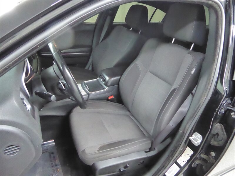 2015 DODGE CHARGER - Image 18