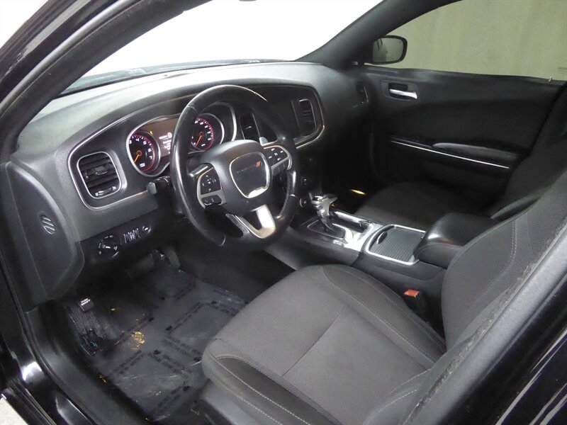 2015 DODGE CHARGER - Image 17