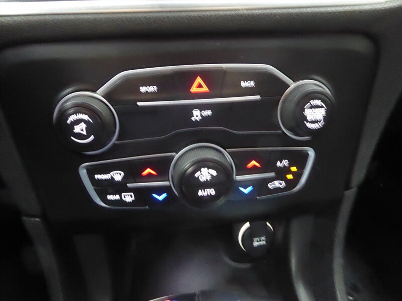 2015 DODGE CHARGER - Image 16