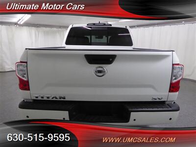 2022 Nissan Titan SV   - Photo 6 - Downers Grove, IL 60515