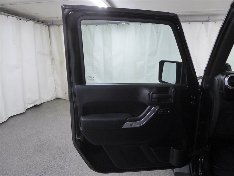 2011 JEEP WRANGLER - Image 20