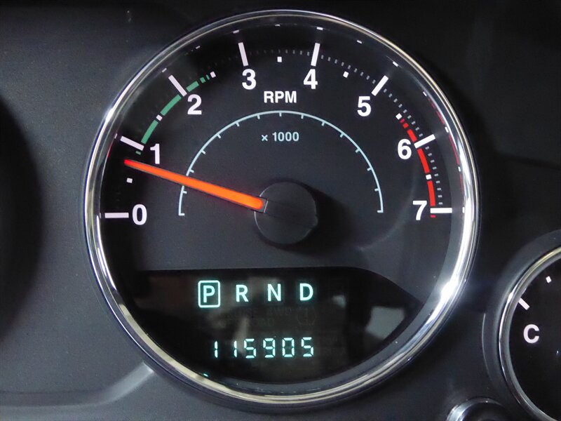 2011 JEEP WRANGLER - Image 13