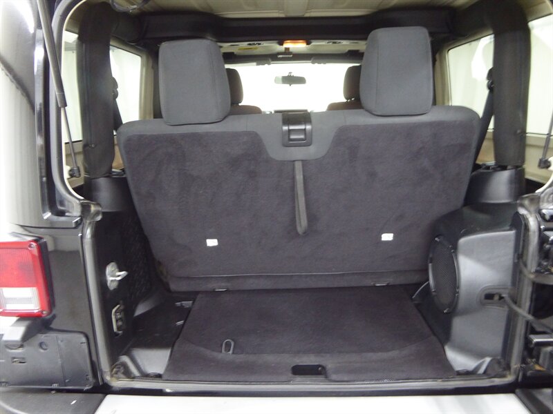 2011 JEEP WRANGLER - Image 27