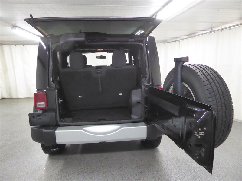 2011 JEEP WRANGLER - Image 26