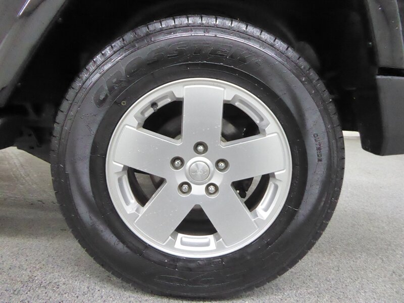 2011 JEEP WRANGLER - Image 28