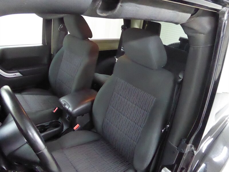 2011 JEEP WRANGLER - Image 17