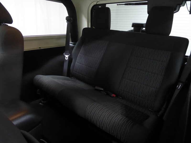 2011 JEEP WRANGLER - Image 19