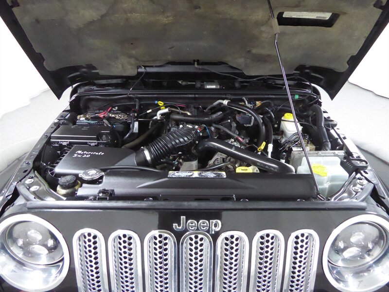 2011 JEEP WRANGLER - Image 29