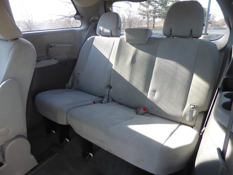 2017 TOYOTA SIENNA - Image 26
