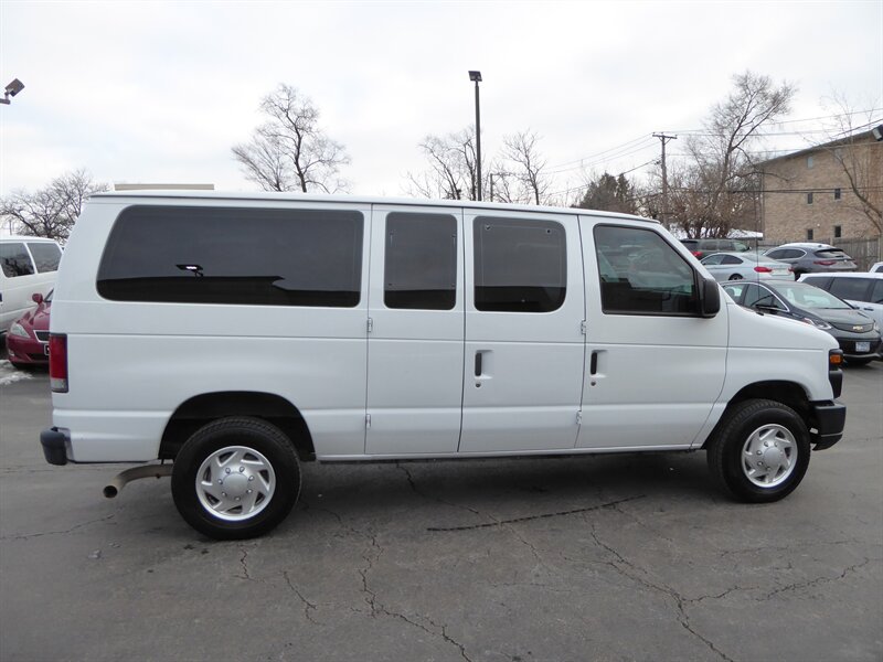 2013 FORD E-350 - Image 8