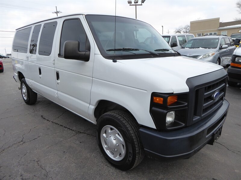 2013 Ford E-Series Econoline Wagon XL's photo
