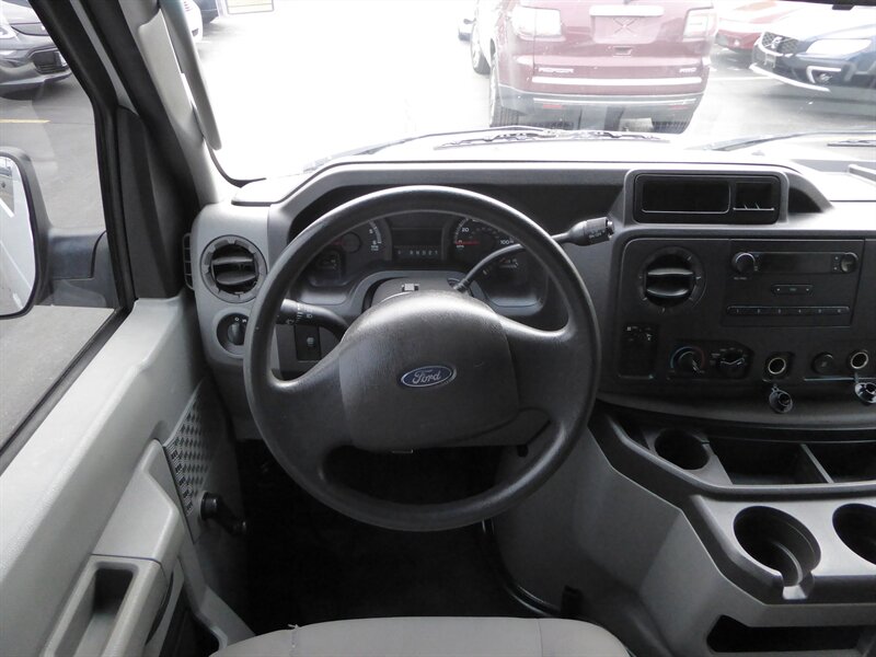 2013 FORD E-350 - Image 10