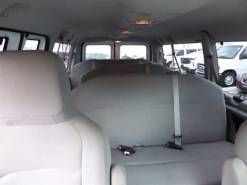 2013 FORD E-350 - Image 23