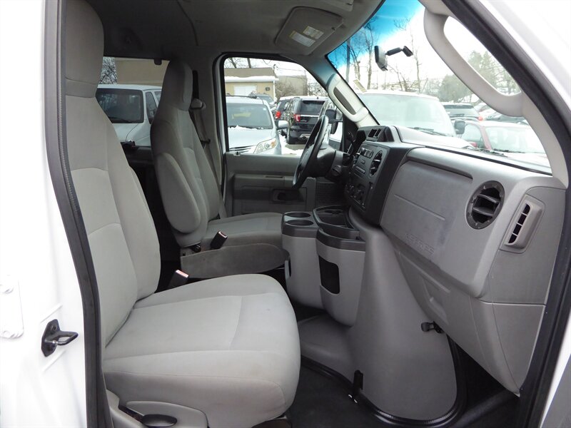 2013 FORD E-350 - Image 21