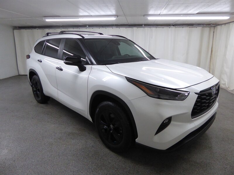 2024 Toyota Highlander Hybrid XLE  