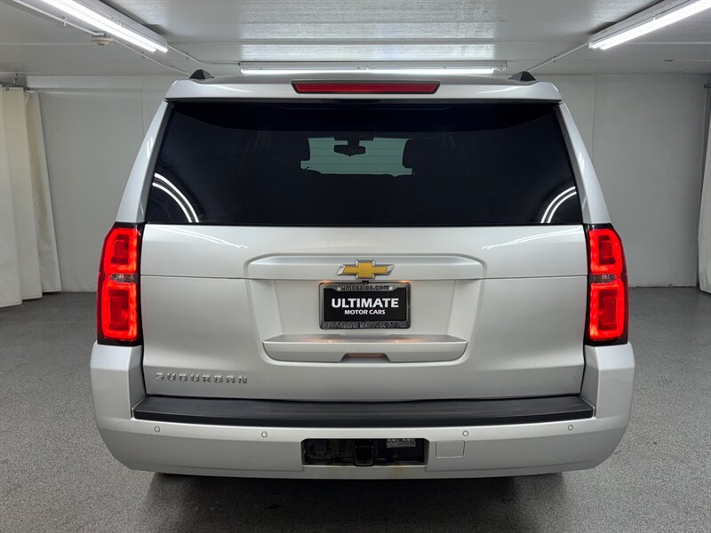 2015 Chevrolet Suburban LS photo 3