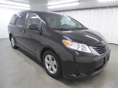2015 Toyota Sienna LE 7-Passenger Auto Acces Minivan