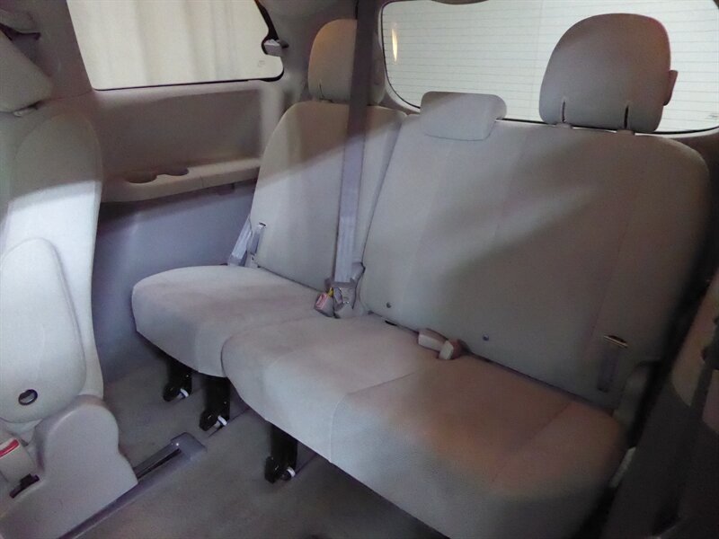 2013 TOYOTA SIENNA - Image 23