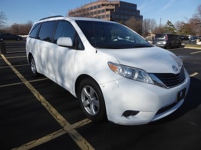 2014 Toyota Sienna LE