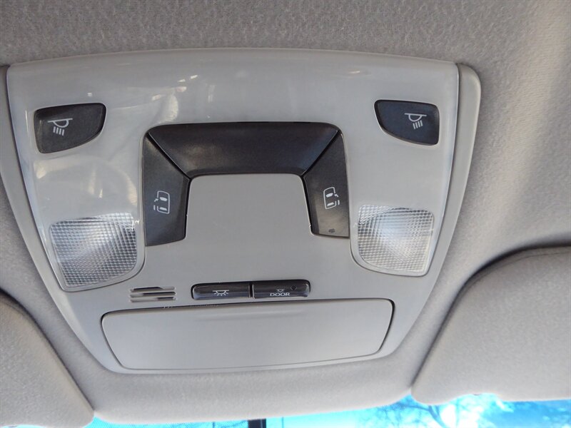 2014 TOYOTA SIENNA - Image 17