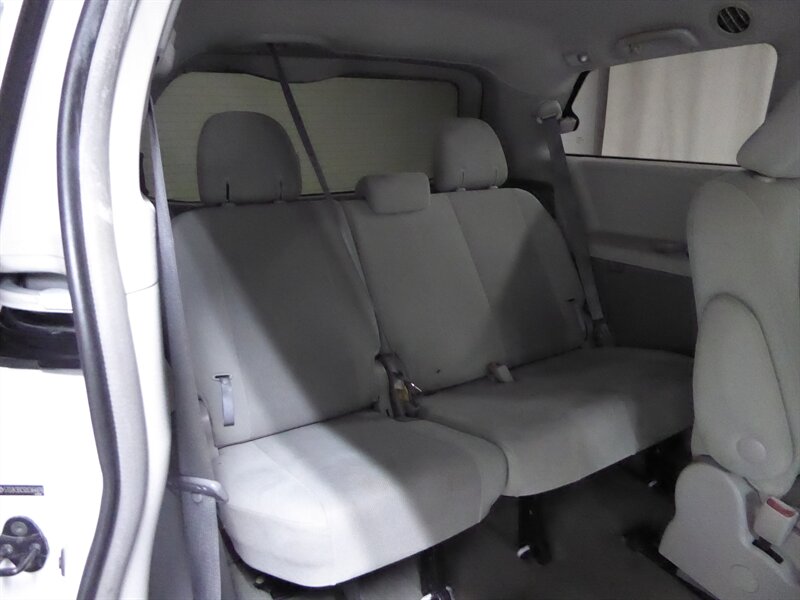 2013 TOYOTA SIENNA - Image 26