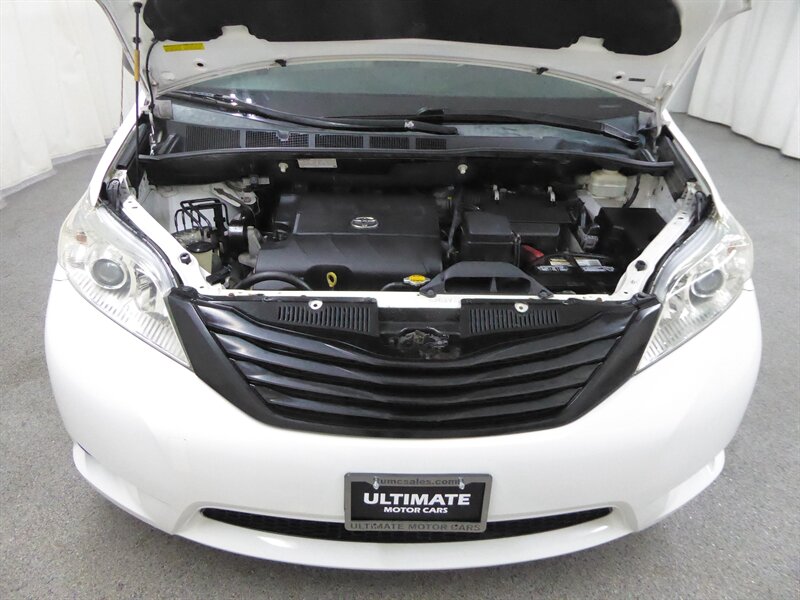 2013 TOYOTA SIENNA - Image 29