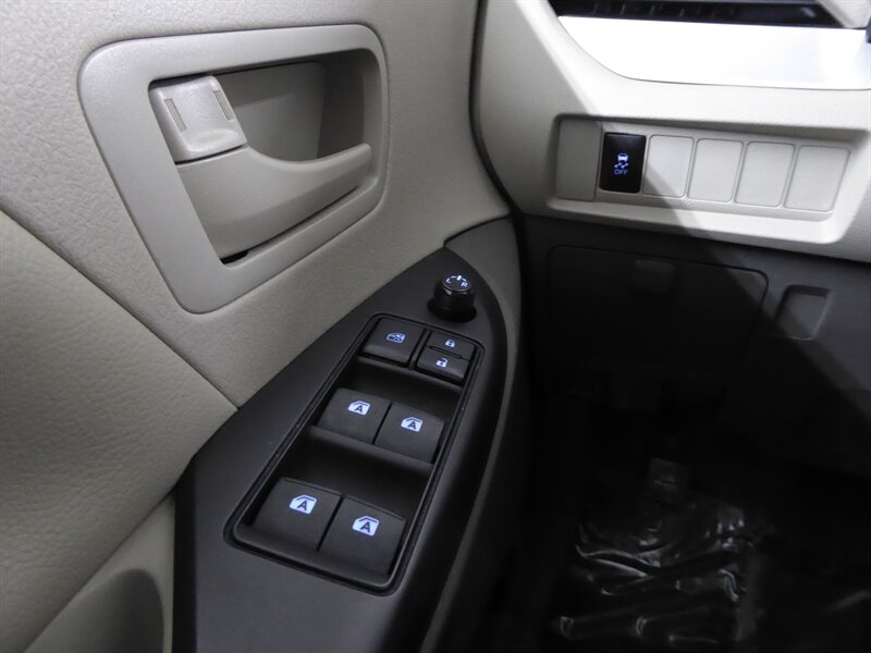 2016 TOYOTA SIENNA - Image 16