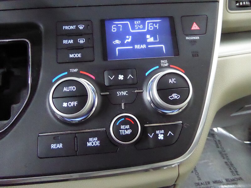 2016 TOYOTA SIENNA - Image 15