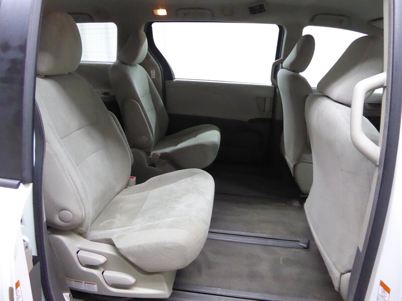 2016 TOYOTA SIENNA - Image 27