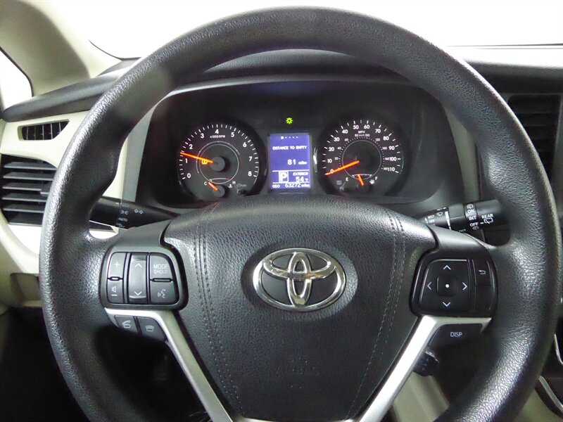 2016 TOYOTA SIENNA - Image 10