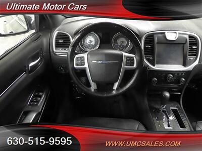 2014 Chrysler 300 C   - Photo 10 - Downers Grove, IL 60515