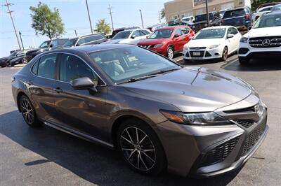 2021 Toyota Camry SE Sedan