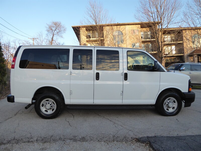 2017 CHEVROLET EXPRESS - Image 8