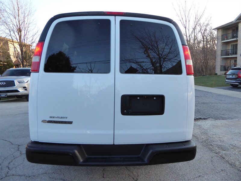 2017 CHEVROLET EXPRESS - Image 6