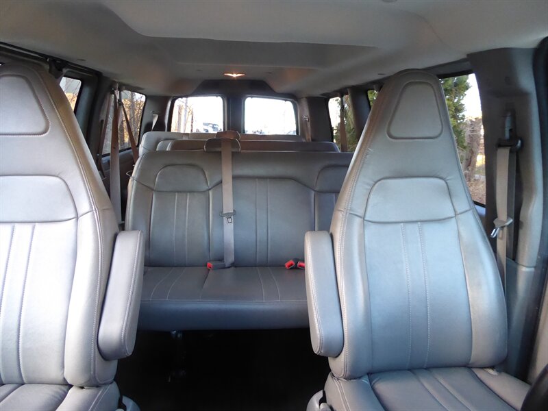 2017 CHEVROLET EXPRESS - Image 22