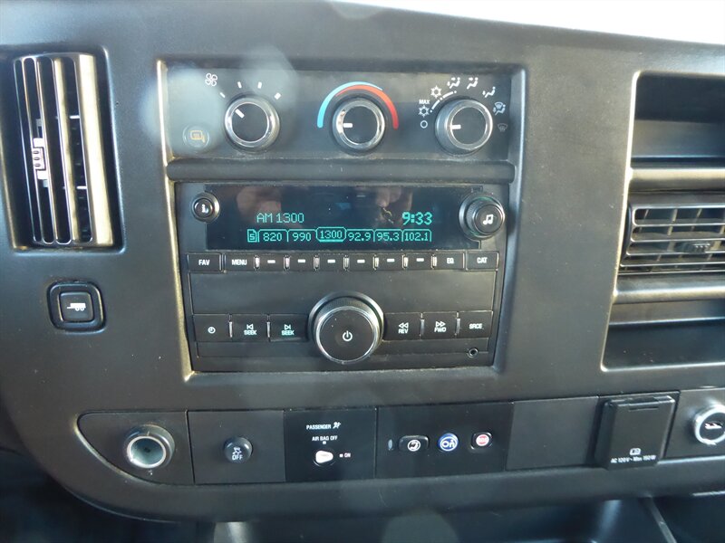 2017 CHEVROLET EXPRESS - Image 13