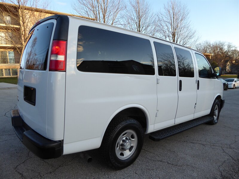 2017 CHEVROLET EXPRESS - Image 7