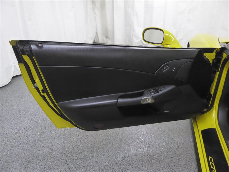 2005 CHEVROLET CORVETTE - Image 17