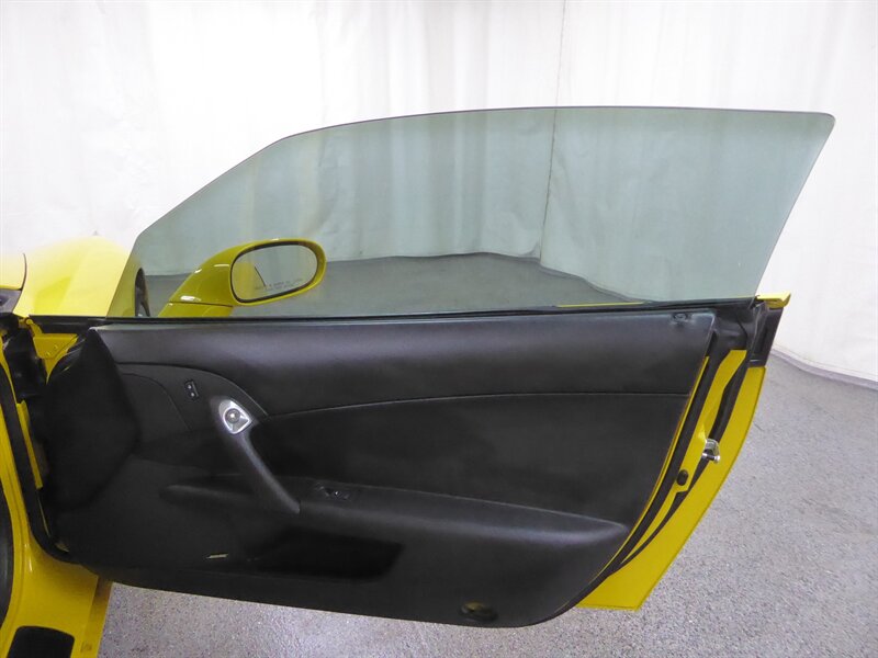 2005 CHEVROLET CORVETTE - Image 21