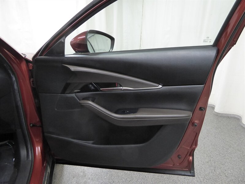 2021 Mazda CX-30 Premium   - Photo 38 - Downers Grove, IL 60515