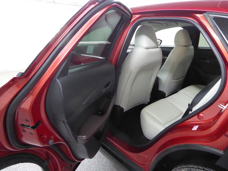 2021 Mazda CX-30 Premium   - Photo 27 - Downers Grove, IL 60515