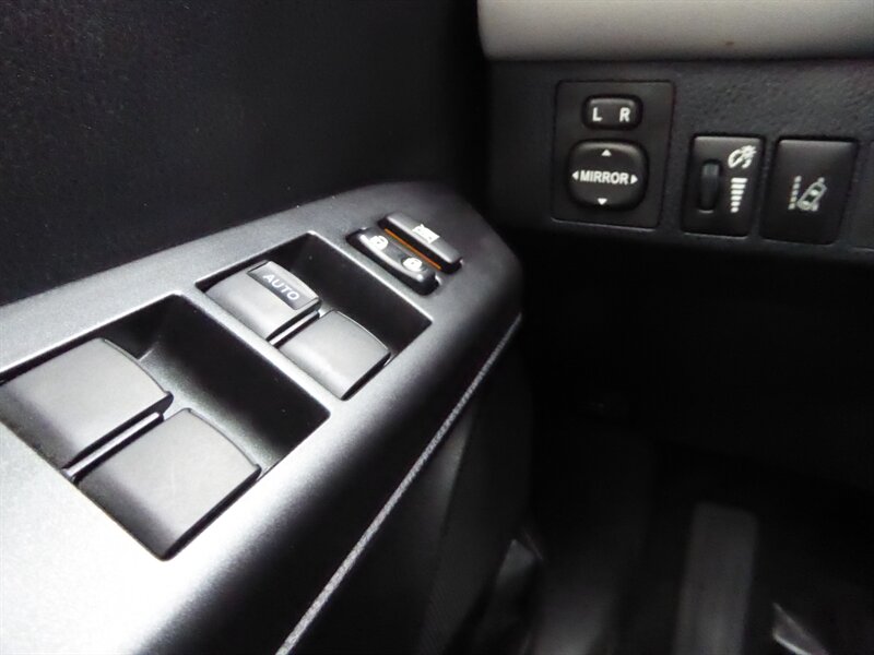 2018 TOYOTA RAV4 - Image 17